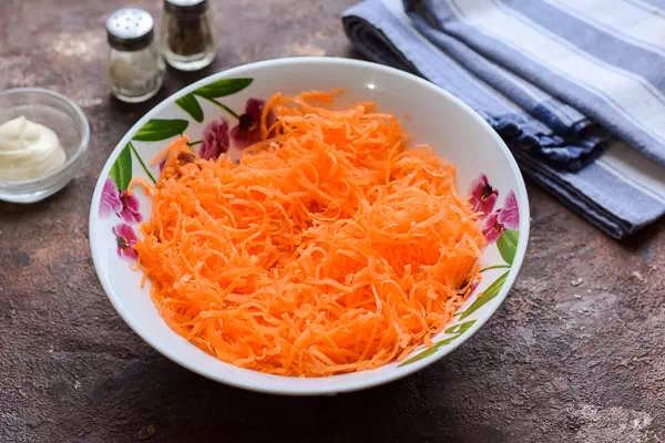салат из моркови с орехами и чесноком рецепт фото 2